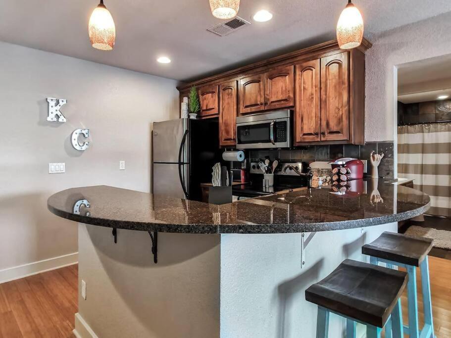 Villa Amazing Locale 2Kingbr 1Bth Kansas City Exterior foto