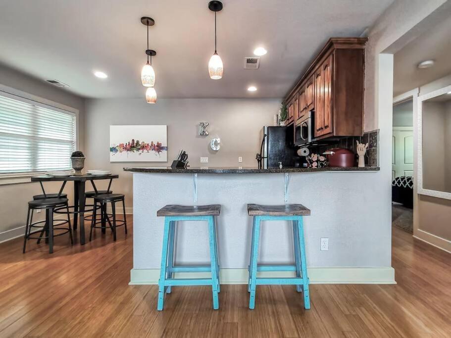 Villa Amazing Locale 2Kingbr 1Bth Kansas City Exterior foto