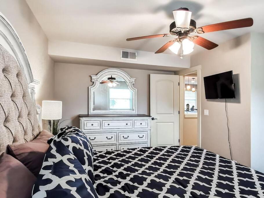 Villa Amazing Locale 2Kingbr 1Bth Kansas City Exterior foto
