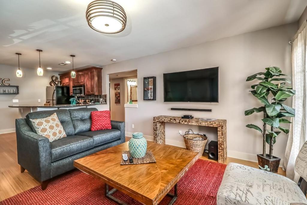 Villa Amazing Locale 2Kingbr 1Bth Kansas City Exterior foto