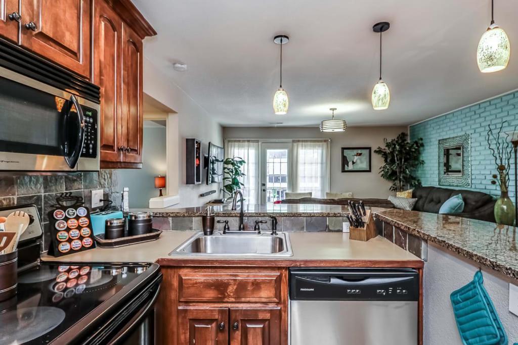 Villa Amazing Locale 2Kingbr 1Bth Kansas City Exterior foto